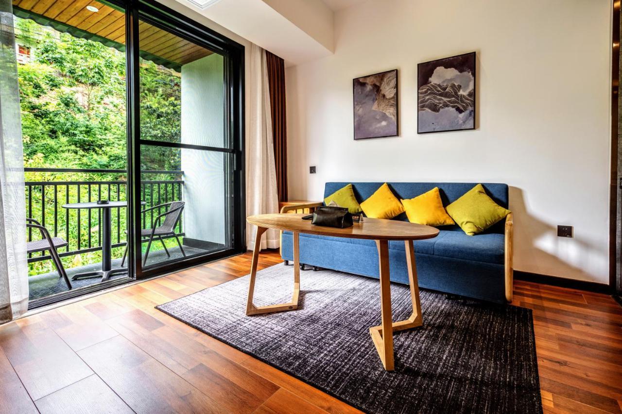 Whispering Mountains Boutique Hotel Жангжиаже Екстериор снимка