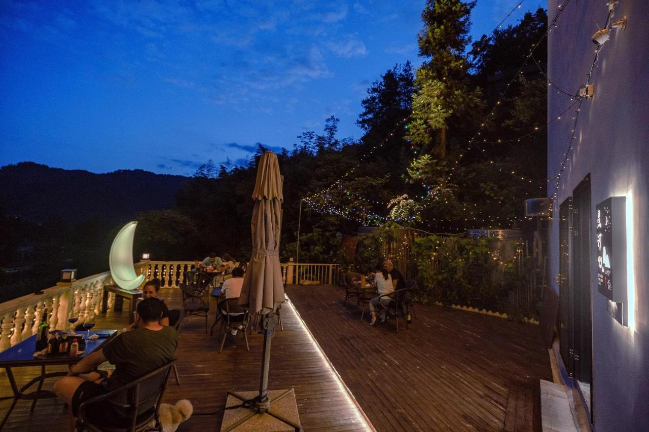 Whispering Mountains Boutique Hotel Жангжиаже Екстериор снимка