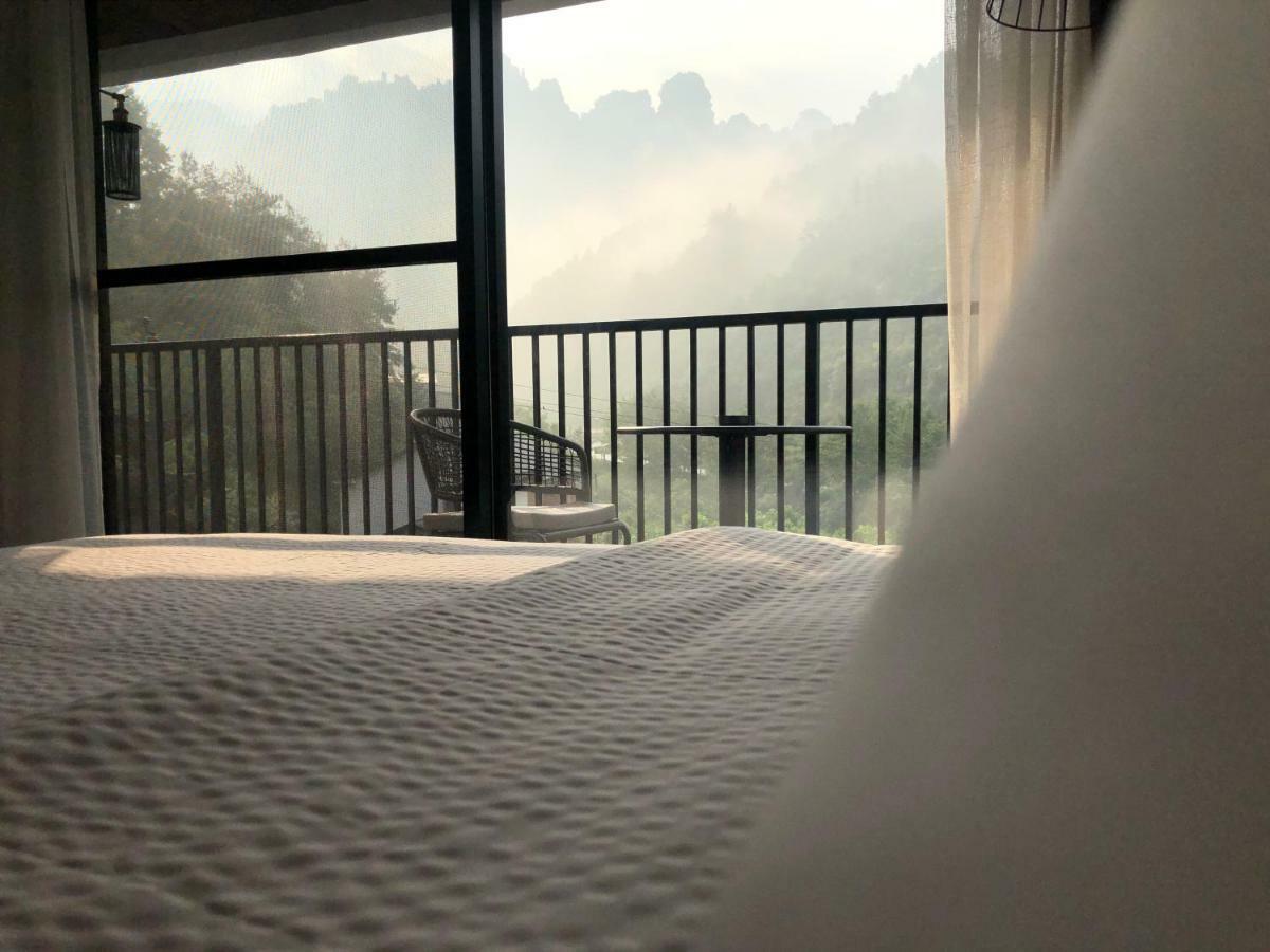 Whispering Mountains Boutique Hotel Жангжиаже Екстериор снимка