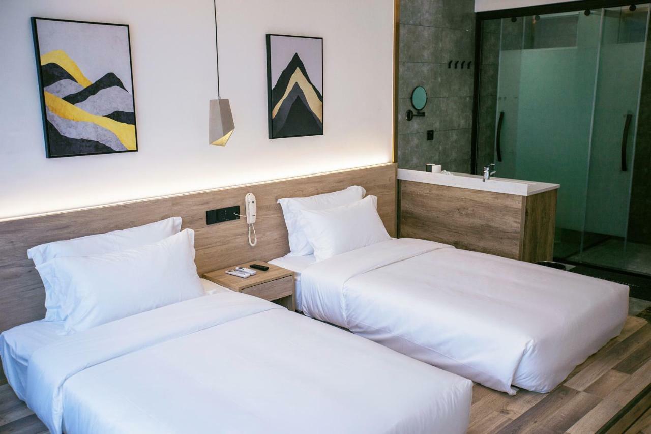 Whispering Mountains Boutique Hotel Жангжиаже Екстериор снимка
